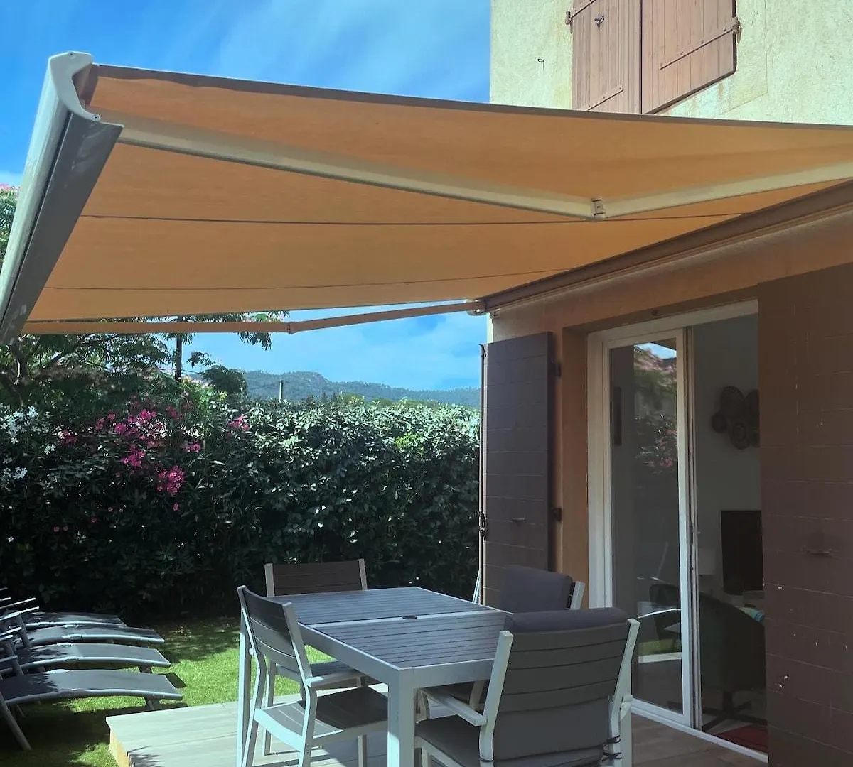 Maison Jasmin, Modern, Air-Conditioned 2-Bed With Lovely Terrace & Communal Pool Le Plan-de-la-Tour 0*,  France