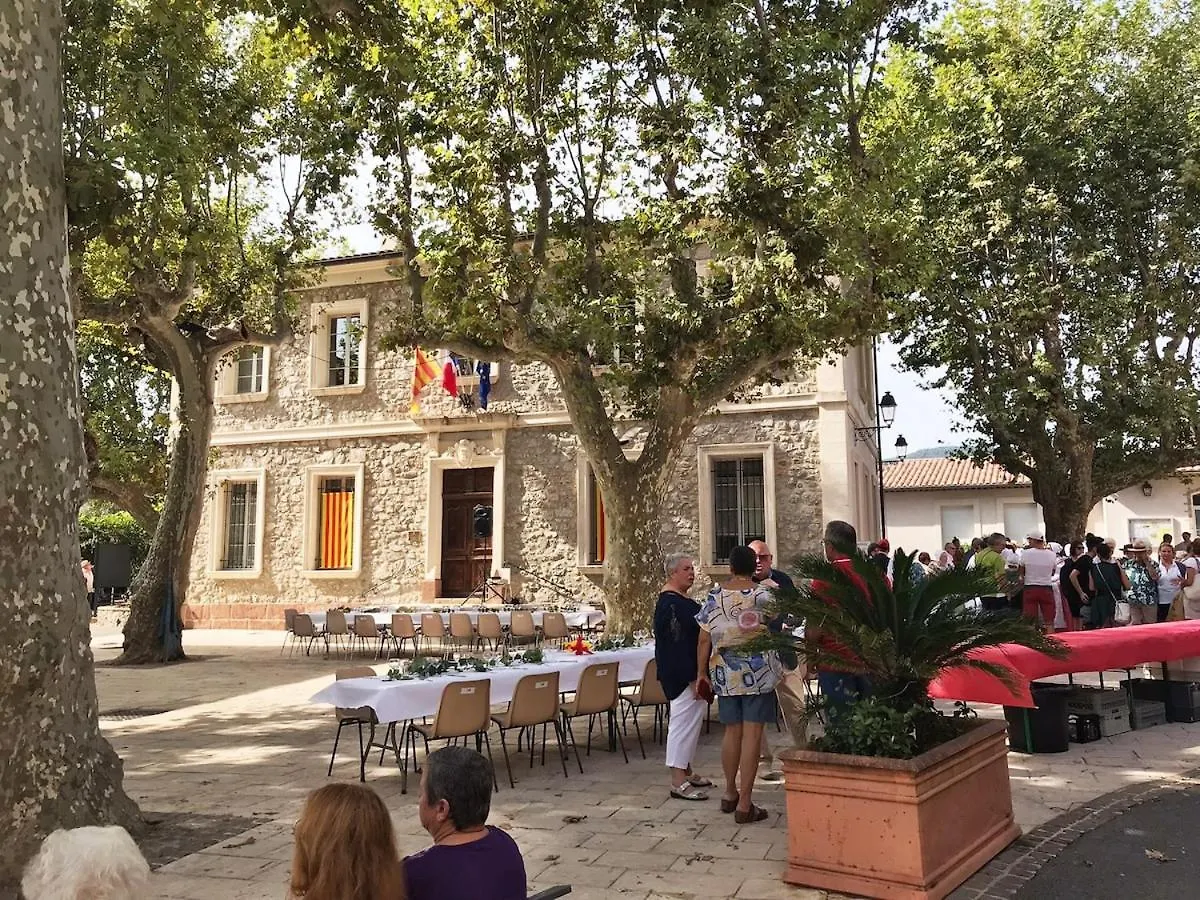 Maison Jasmin, Modern, Air-Conditioned 2-Bed With Lovely Terrace & Communal Pool Le Plan-de-la-Tour Holiday home