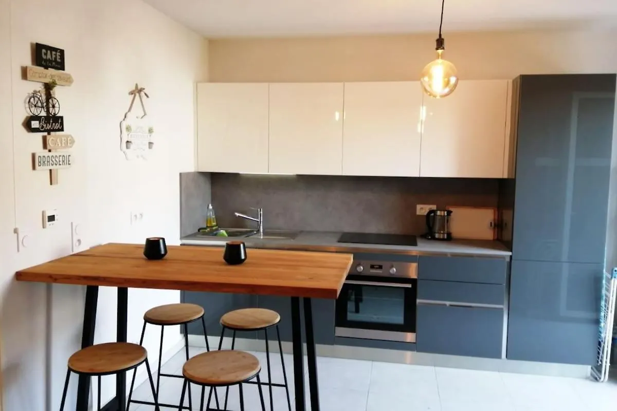Holiday home Maison Jasmin, Modern, Air-Conditioned 2-Bed With Lovely Terrace & Communal Pool Le Plan-de-la-Tour