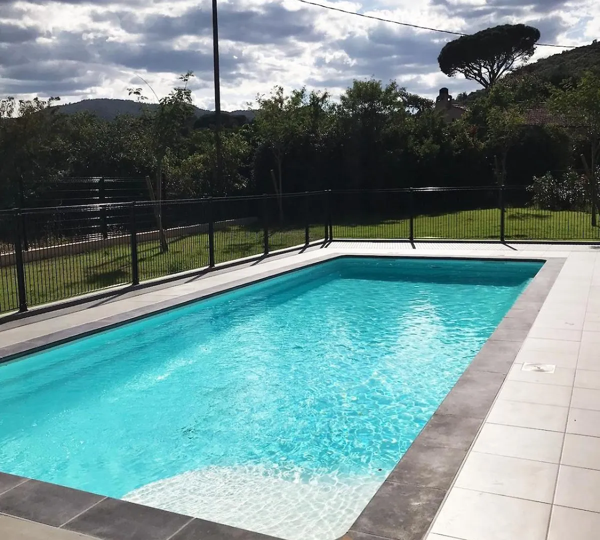Holiday home Maison Jasmin, Modern, Air-Conditioned 2-Bed With Lovely Terrace & Communal Pool Le Plan-de-la-Tour