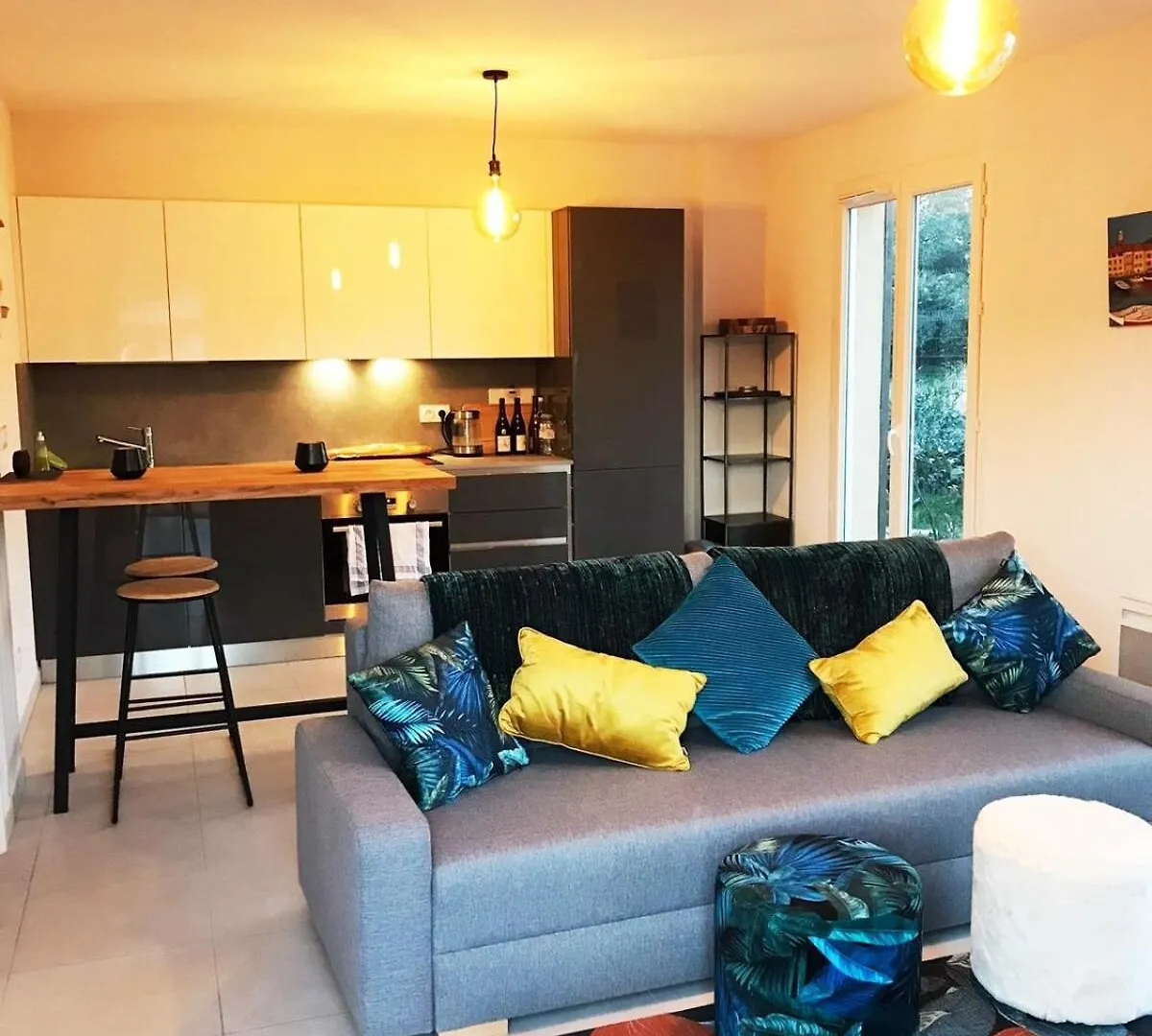 Maison Jasmin, Modern, Air-Conditioned 2-Bed With Lovely Terrace & Communal Pool Le Plan-de-la-Tour France